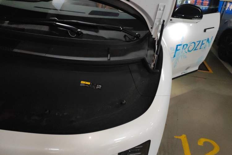 Used Li Auto i8 2025 Model Standard Version Engine Bay Left