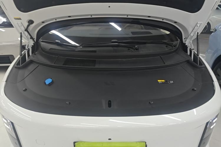 Used Li Auto i8 2025 Model Standard Version Engine Bay