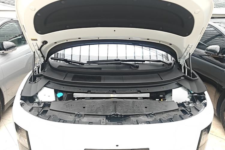 Used Li Auto i8 2025 Model Standard Version Engine Bay