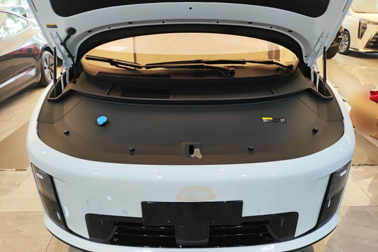Used Li Auto i8 2025 Model Standard Version Engine Bay