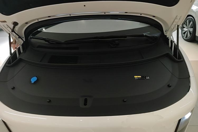 Used Li Auto i8 2025 Model Standard Version Engine Bay