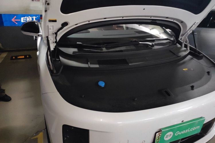 Used Li Auto i8 2025 Model Standard Version Engine Bay Right