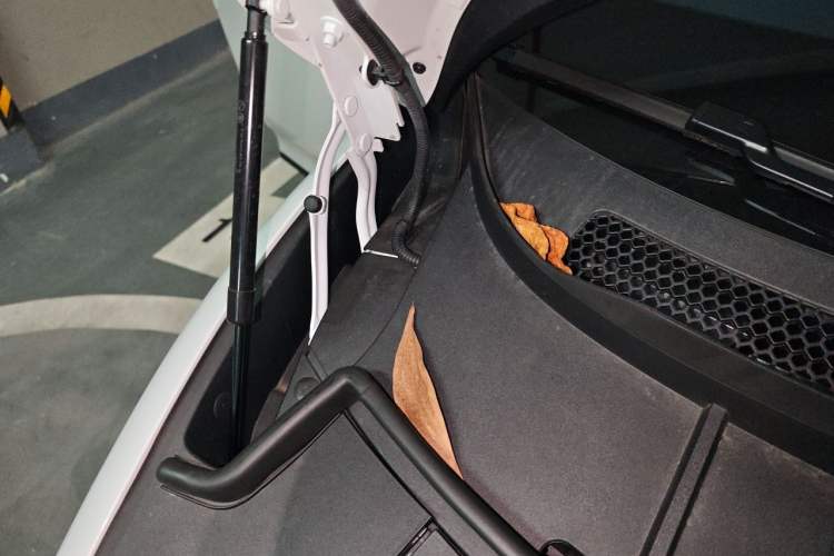 Used Li Auto i8 2025 Model Standard Version Engine Bay Right