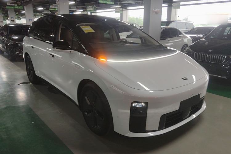 Used Li Auto i8 2025 Model Standard Version Exterior 1