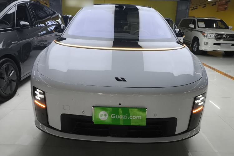 Used Li Auto i8 2025 Model Standard Version Exterior 1