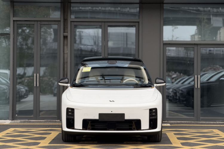 Used Li Auto i8 2025 Model Standard Version Exterior 1