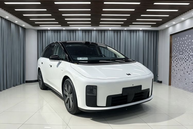 Used Li Auto i8 2025 Model Standard Version Exterior 10