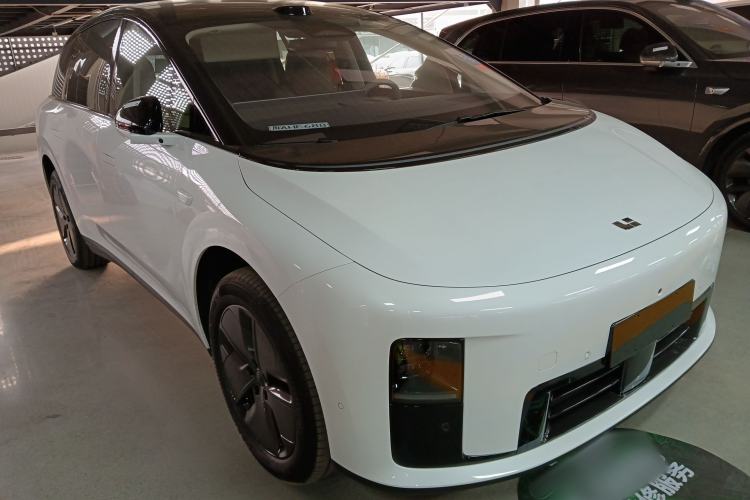 Used Li Auto i8 2025 Model Standard Version Exterior 2