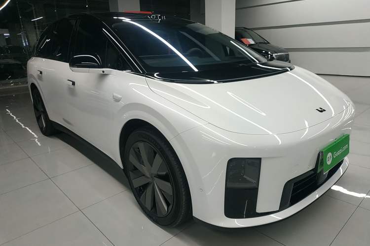Used Li Auto i8 2025 Model Standard Version Exterior 2