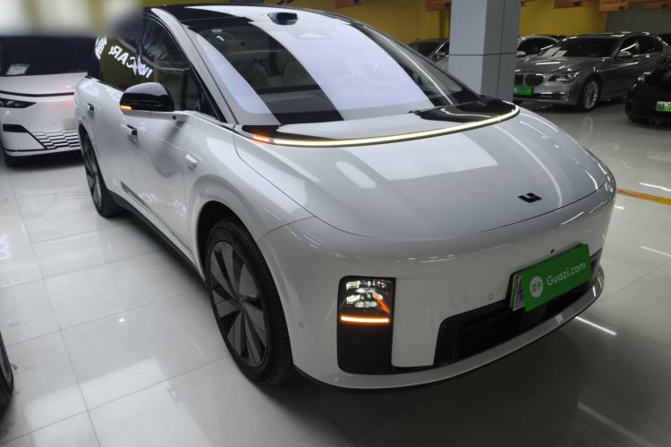 Used Li Auto i8 2025 Model Standard Version Exterior 2