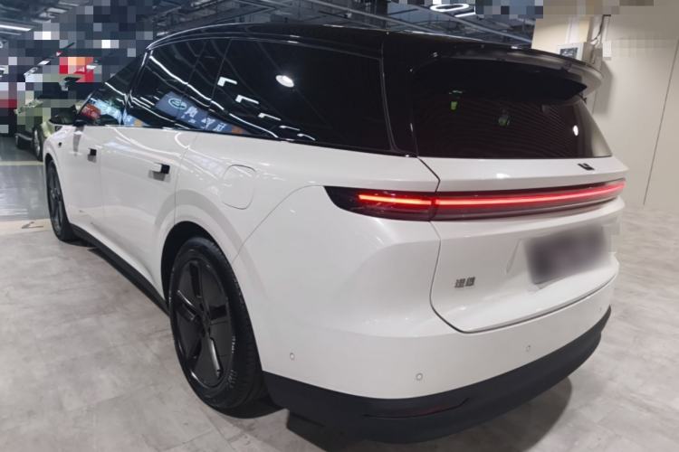 Used Li Auto i8 2025 Model Standard Version Exterior 2