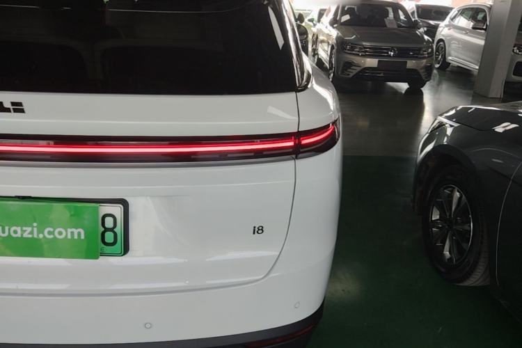 Used Li Auto i8 2025 Model Standard Version Exterior 3