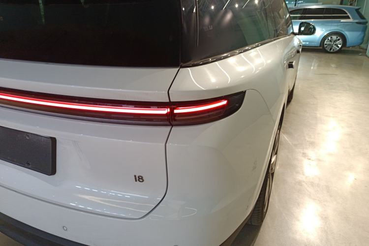 Used Li Auto i8 2025 Model Standard Version Exterior 3