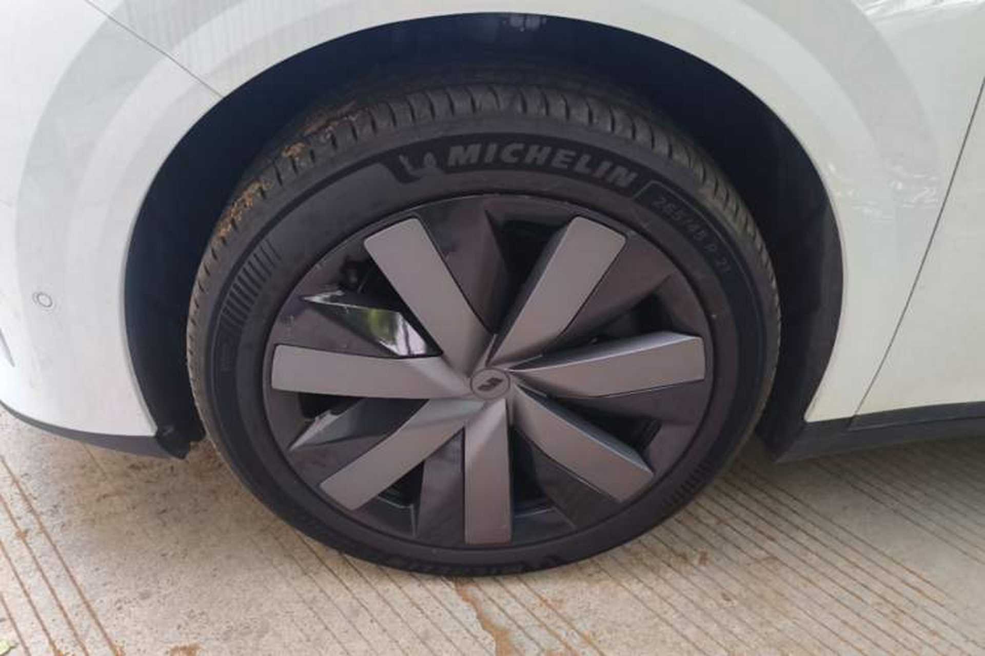 Used Li Auto i8 2025 Model Standard Version Exterior 4