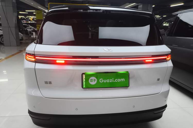 Used Li Auto i8 2025 Model Standard Version Exterior 4