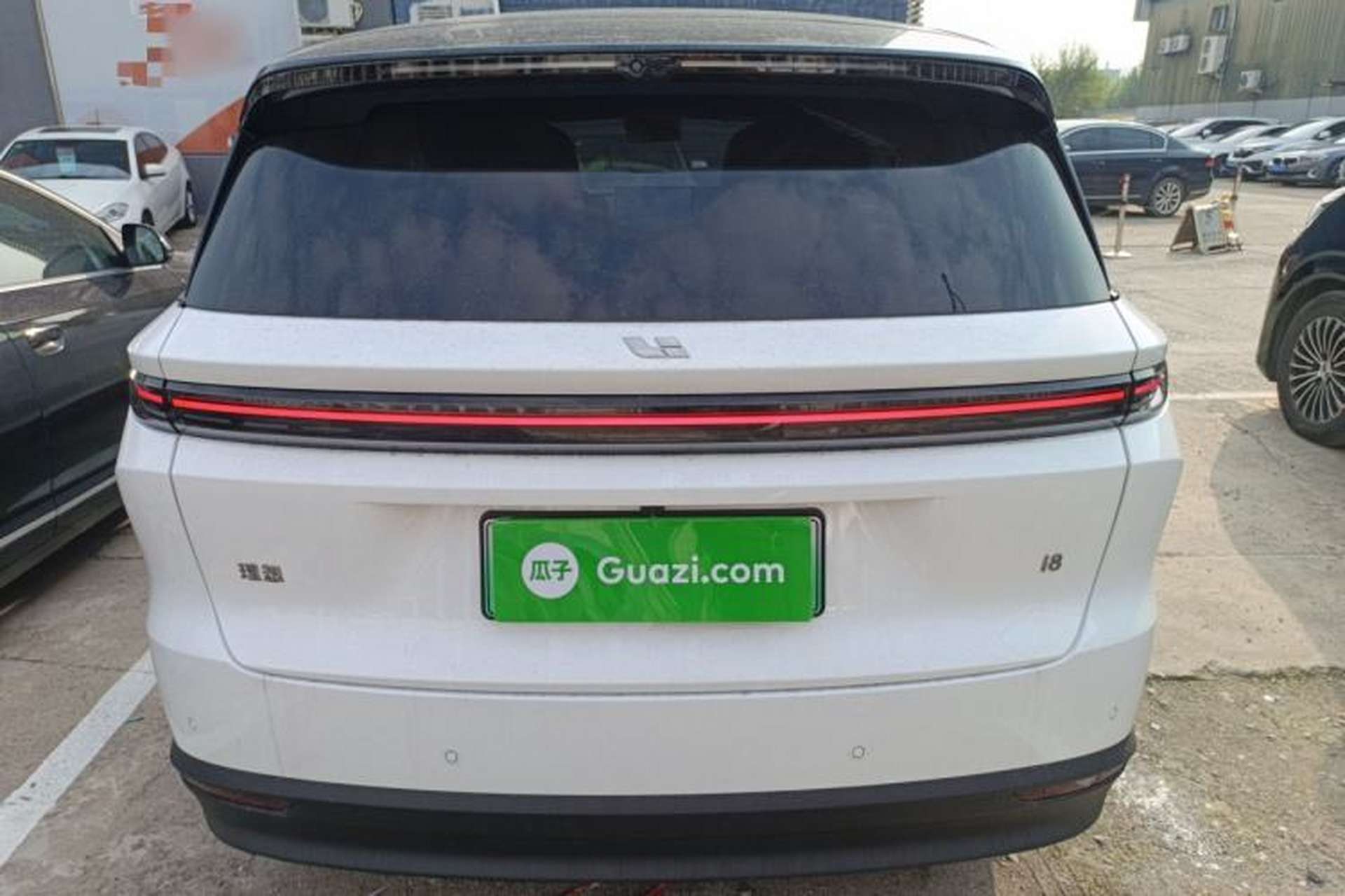 Used Li Auto i8 2025 Model Standard Version Exterior 4