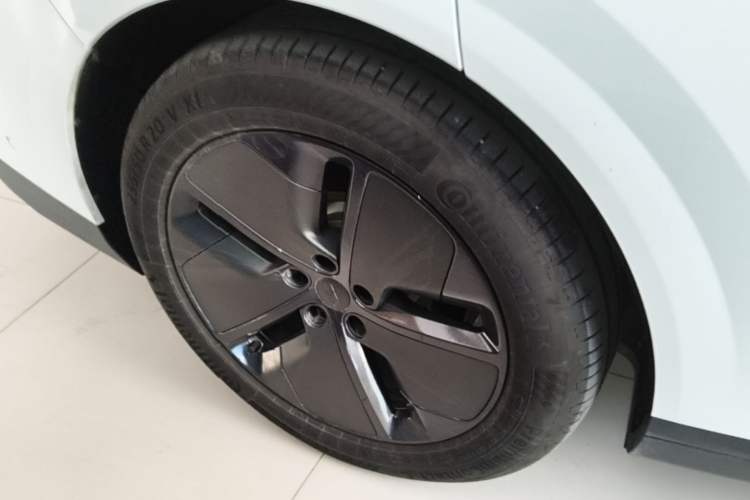 Used Li Auto i8 2025 Model Standard Version Exterior 5
