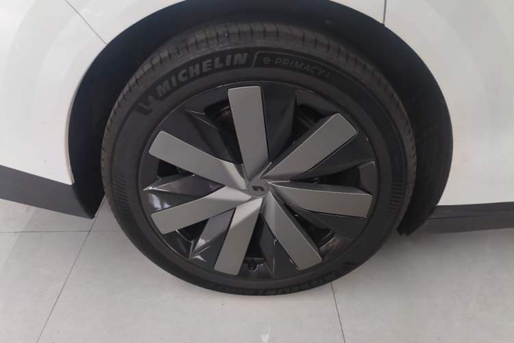 Used Li Auto i8 2025 Model Standard Version Exterior 5