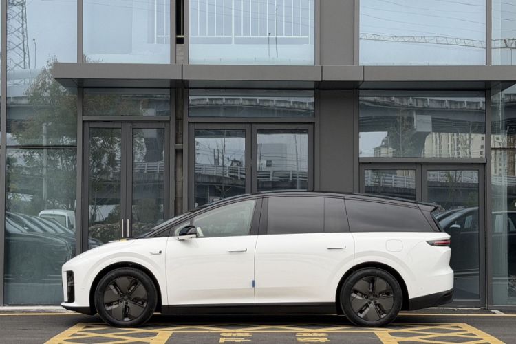Used Li Auto i8 2025 Model Standard Version Exterior 5
