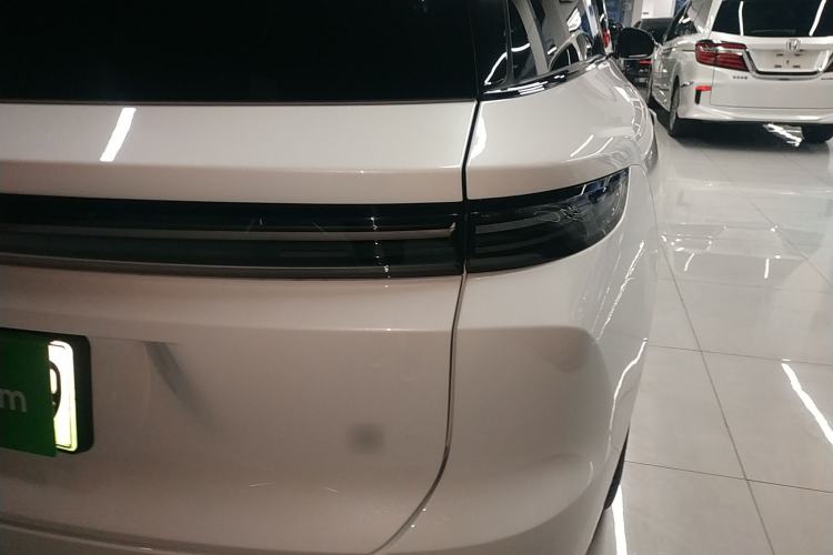 Used Li Auto i8 2025 Model Standard Version Exterior 6