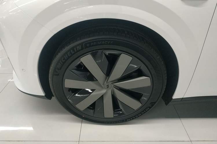 Used Li Auto i8 2025 Model Standard Version Exterior 7