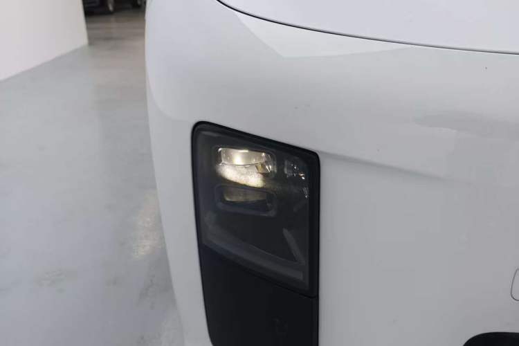 Used Li Auto i8 2025 Model Standard Version Exterior 7