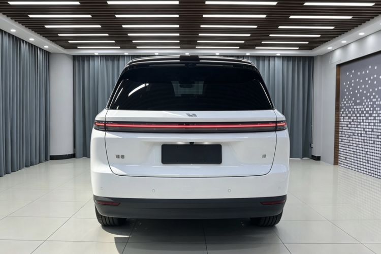 Used Li Auto i8 2025 Model Standard Version Exterior 9