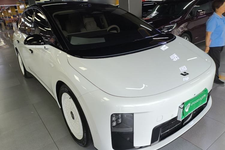Used Li Auto i8 2025 Model Standard Version Front Right 45 Deg
