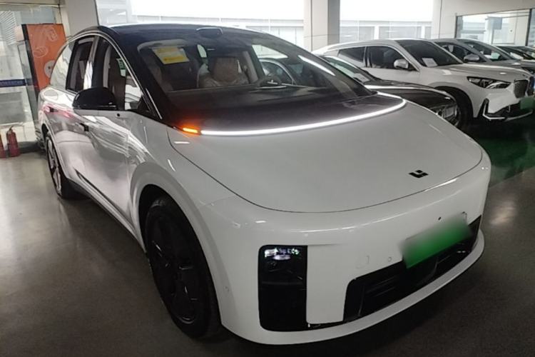 Used Li Auto i8 2025 Model Standard Version Front Right 45 Deg