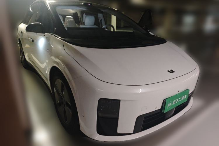 Used Li Auto i8 2025 Model Standard Version Front Right 45 Deg