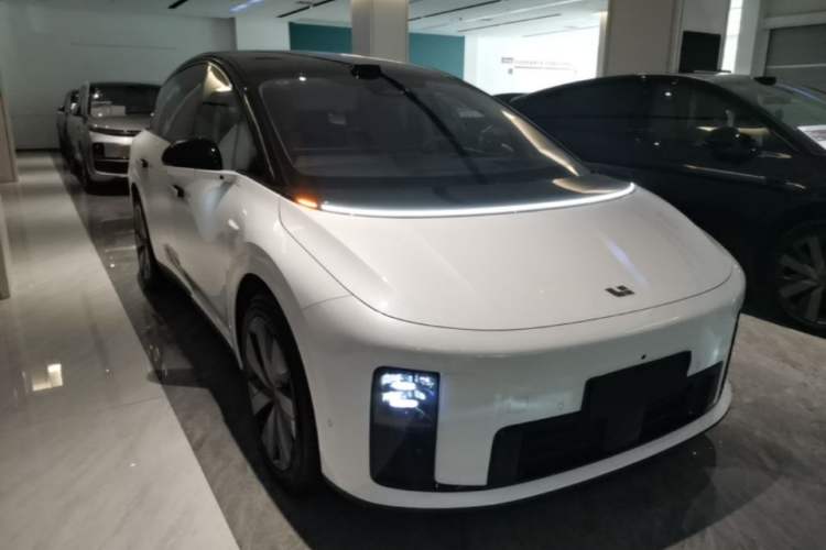 Used Li Auto i8 2025 Model Standard Version Front Right 45 Deg