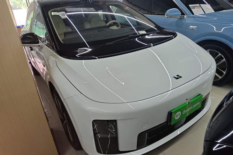 Used Li Auto i8 2025 Model Standard Version Front Right 45 Deg