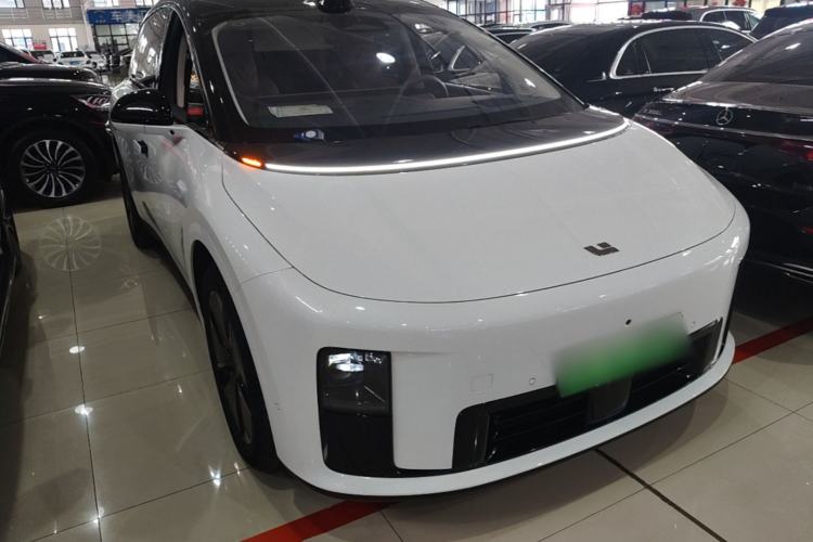 Used Li Auto i8 2025 Model Standard Version Front Right 45 Deg
