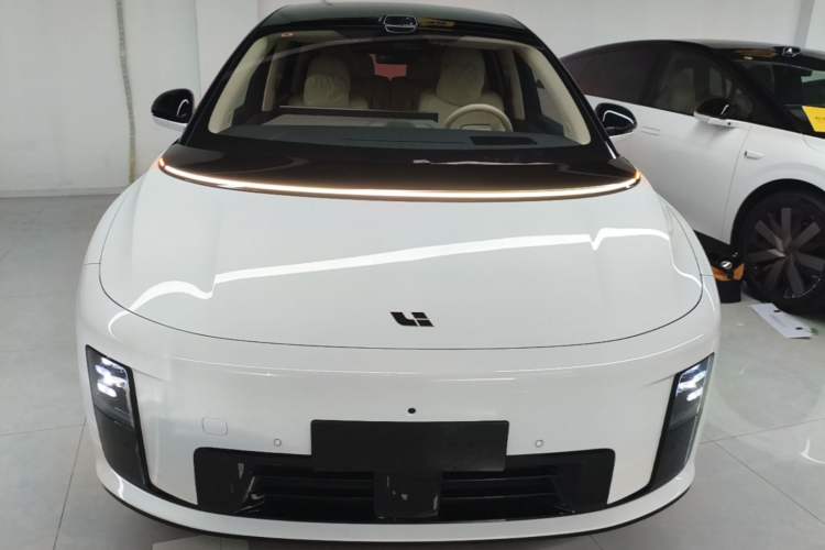 Used Li Auto i8 2025 Model Standard Version Front