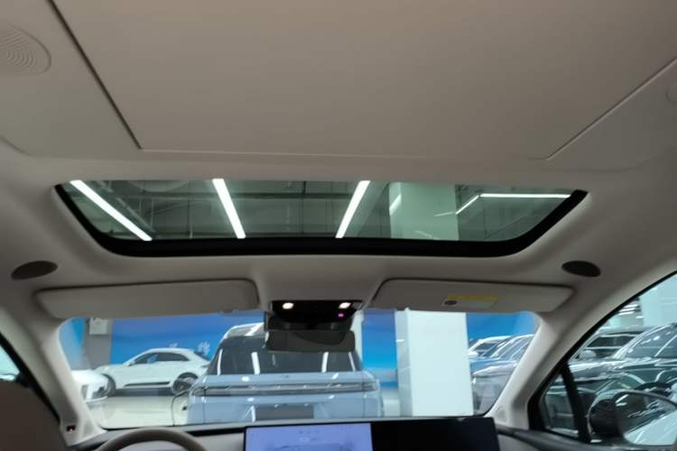Used Li Auto i8 2025 Model Standard Version Headliner