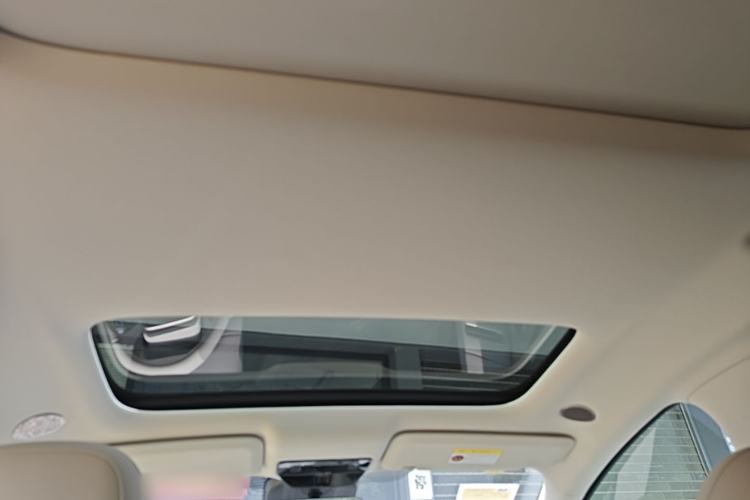 Used Li Auto i8 2025 Model Standard Version Headliner