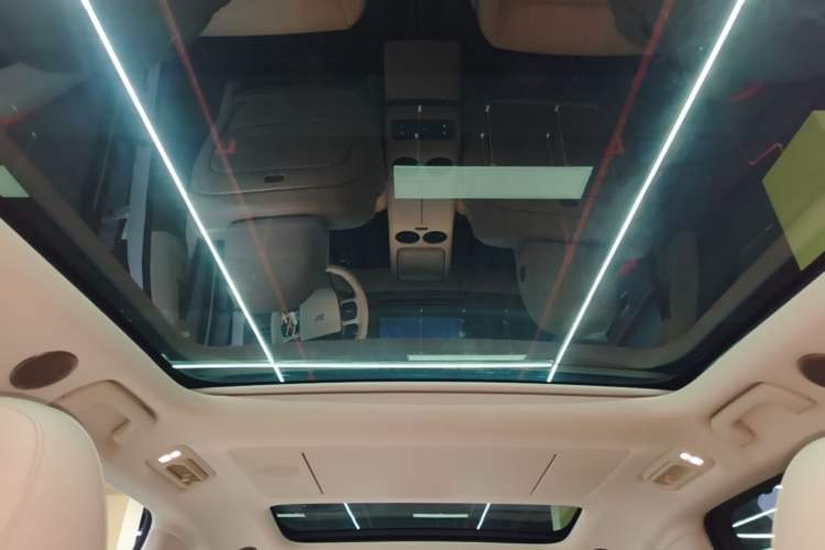 Used Li Auto i8 2025 Model Standard Version Headliner