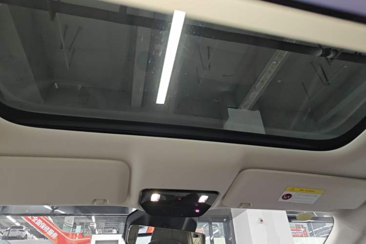 Used Li Auto i8 2025 Model Standard Version Headliner