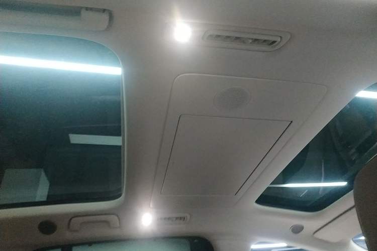 Used Li Auto i8 2025 Model Standard Version Headliner
