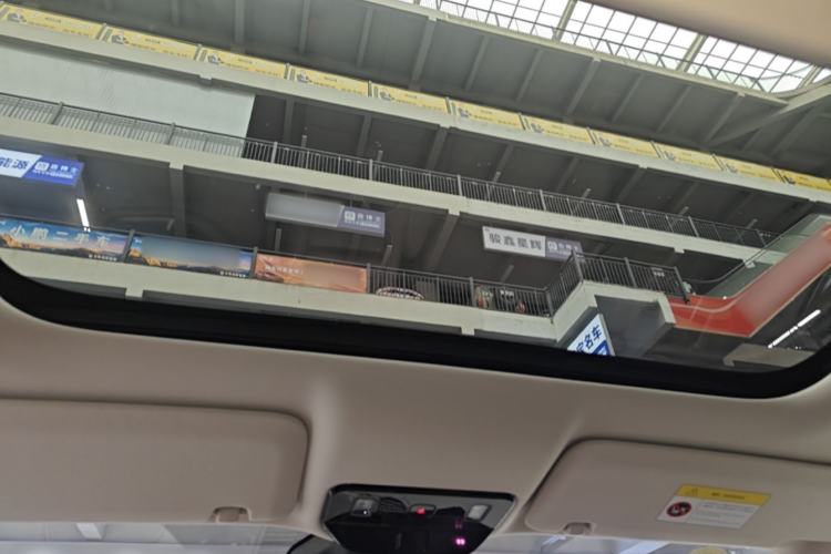 Used Li Auto i8 2025 Model Standard Version Headliner