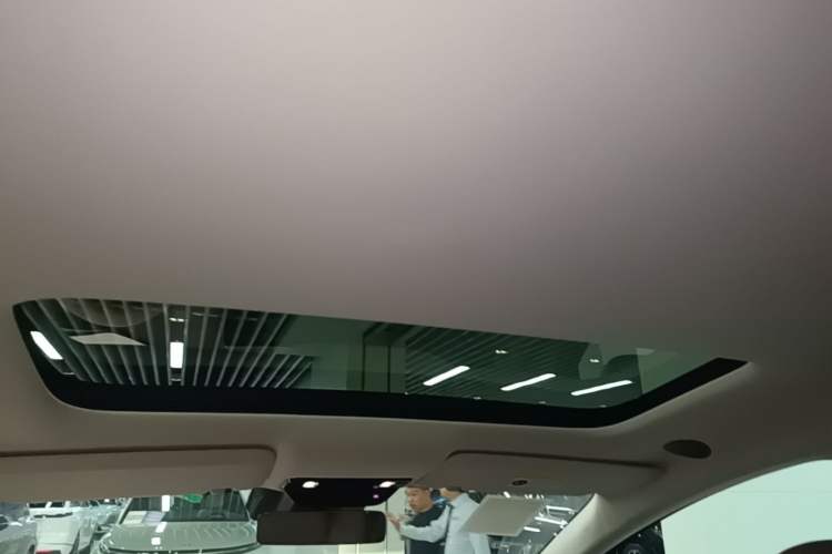 Used Li Auto i8 2025 Model Standard Version Headliner
