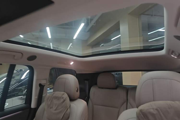 Used Li Auto i8 2025 Model Standard Version Headliner