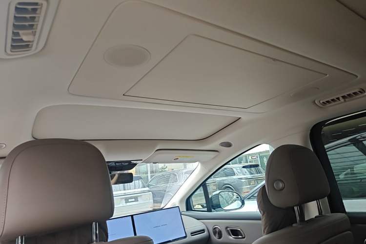 Used Li Auto i8 2025 Model Standard Version Headliner