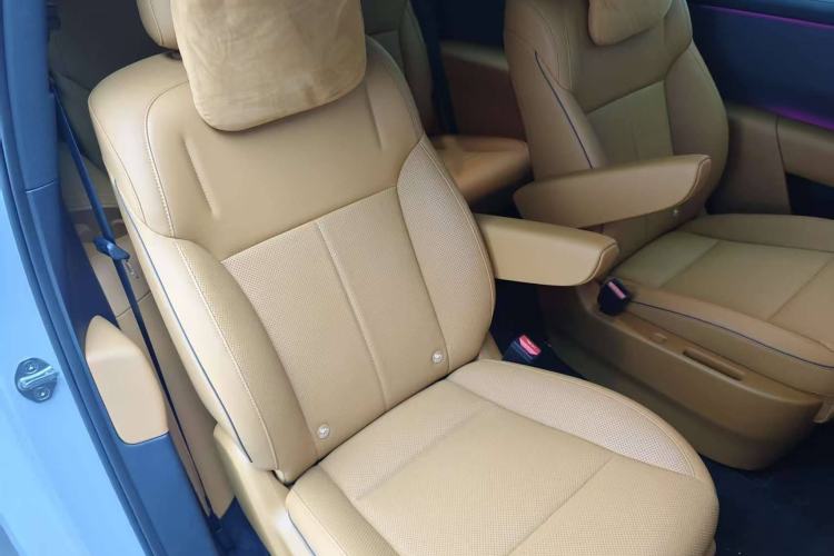 Used Li Auto i8 2025 Model Standard Version Interior 10