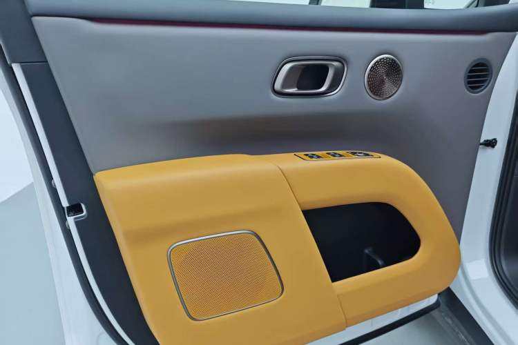 Used Li Auto i8 2025 Model Standard Version Interior 11