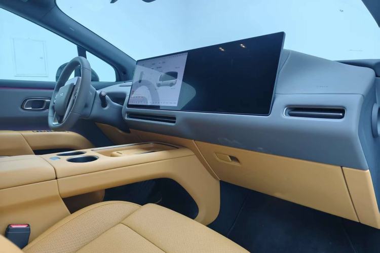 Used Li Auto i8 2025 Model Standard Version Interior 12