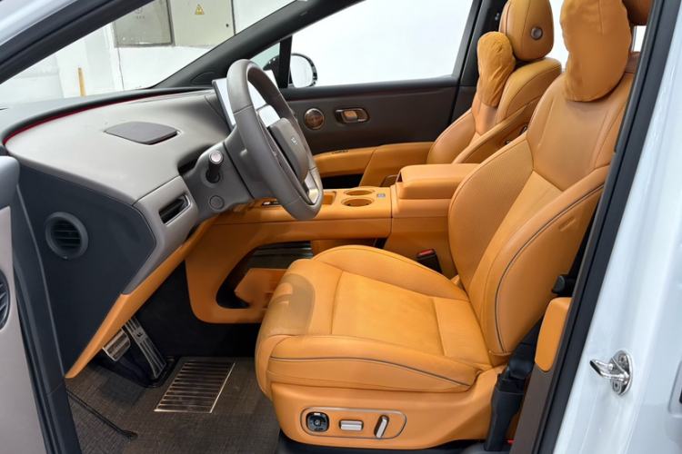 Used Li Auto i8 2025 Model Standard Version Interior 3