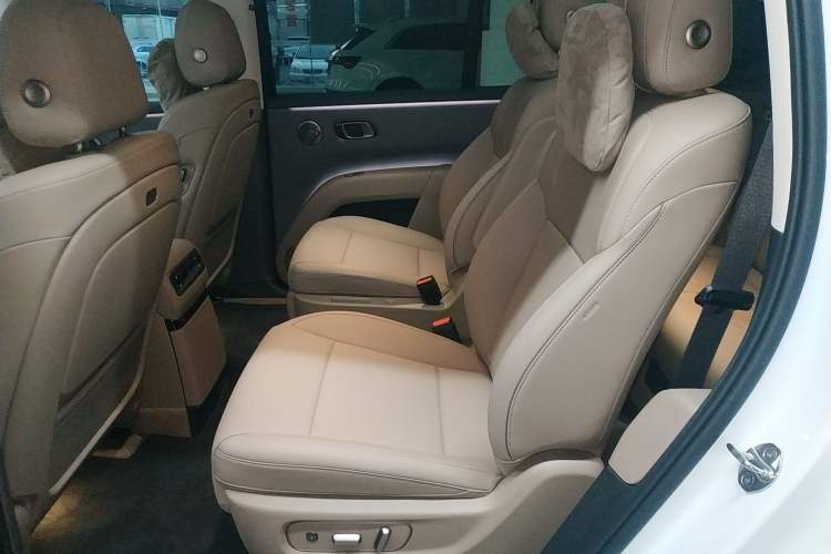 Used Li Auto i8 2025 Model Standard Version Interior 4