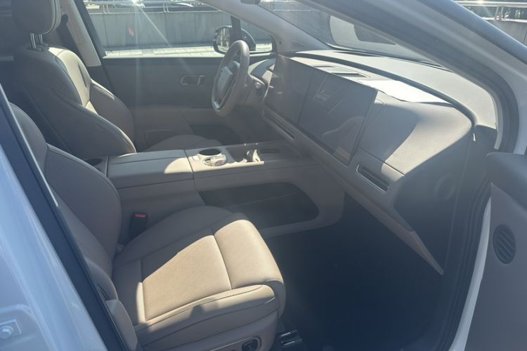 Used Li Auto i8 2025 Model Standard Version Interior 4