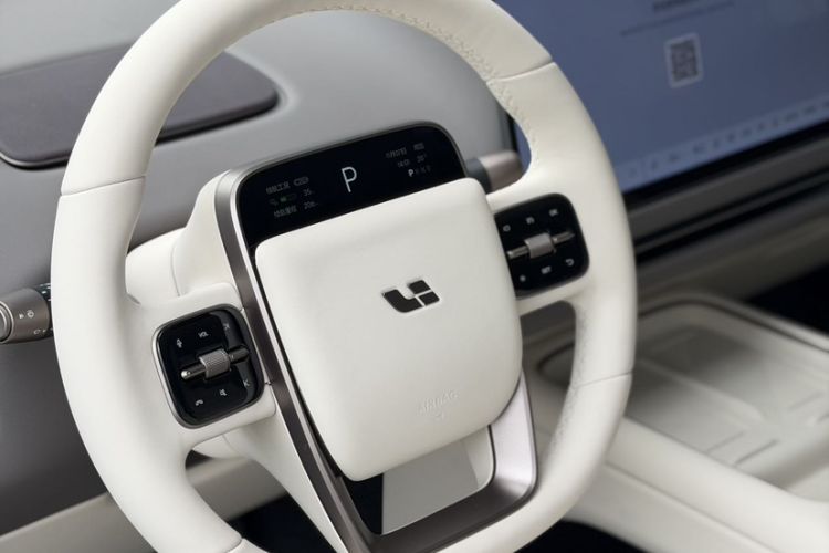 Used Li Auto i8 2025 Model Standard Version Interior 4